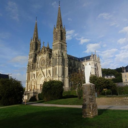 Bed and Breakfast Le Bourgis La Chapelle-Montligeon Esterno foto