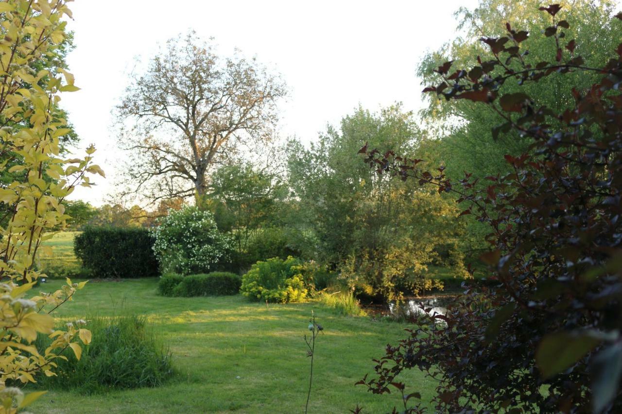 Bed and Breakfast Le Bourgis La Chapelle-Montligeon Esterno foto
