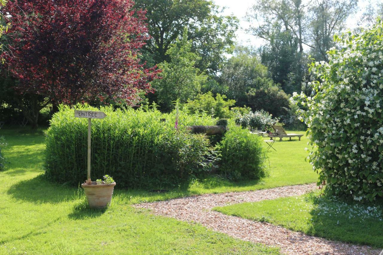Bed and Breakfast Le Bourgis La Chapelle-Montligeon Esterno foto